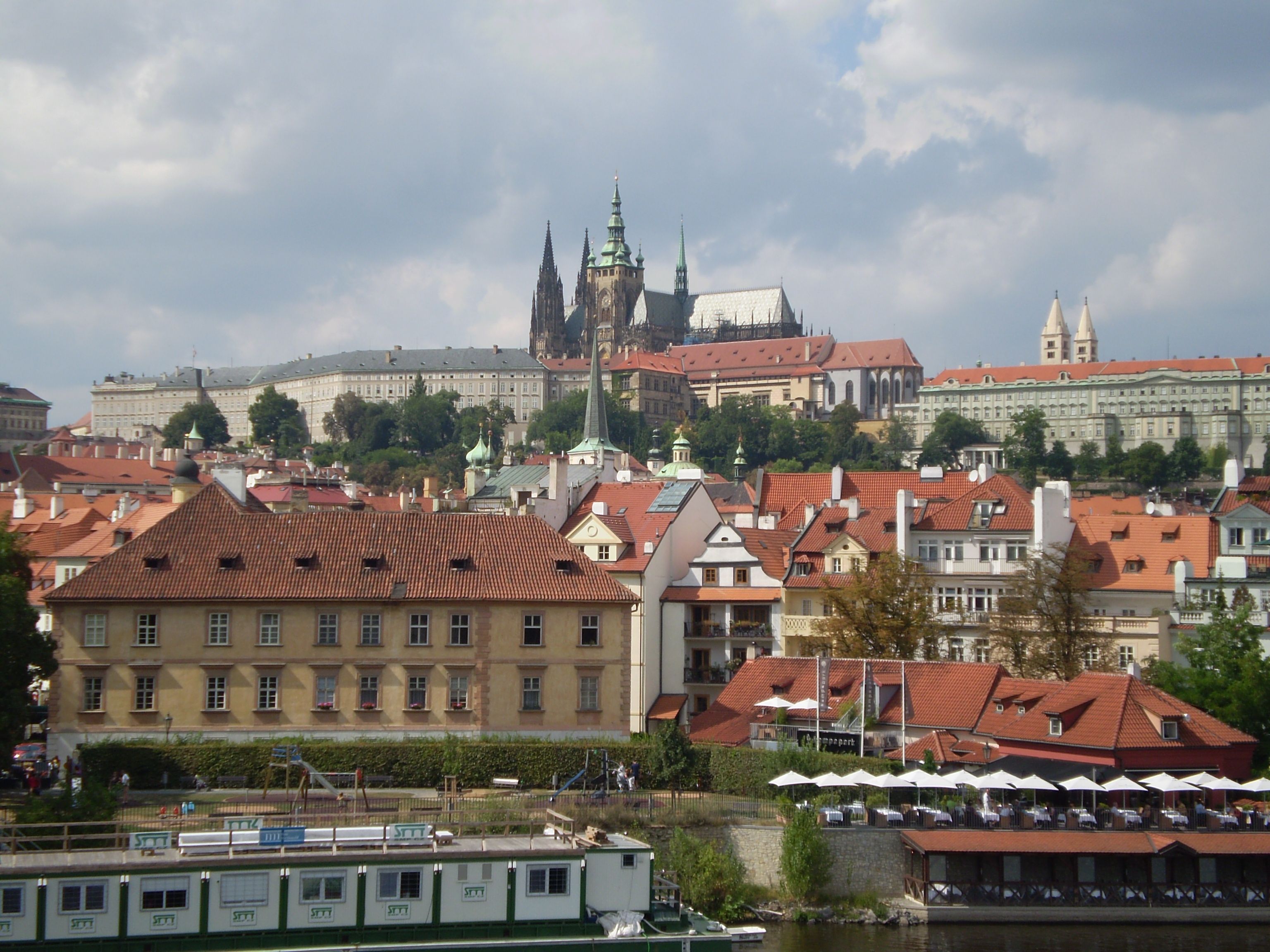 PRAHA2