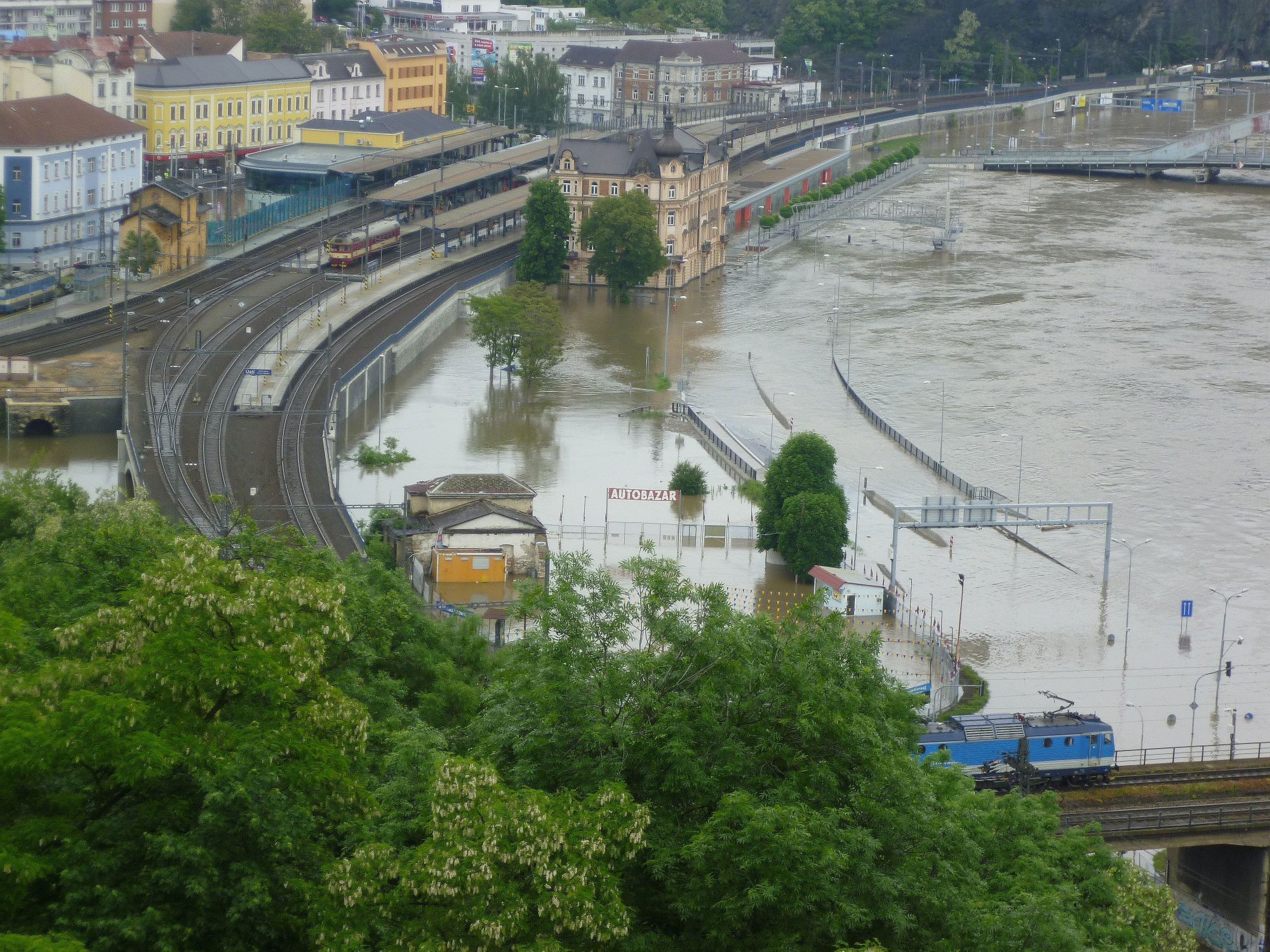 Hlavní nádraží Ústí nad Labem nově rekonstruované a protipovodnová vana nefungující